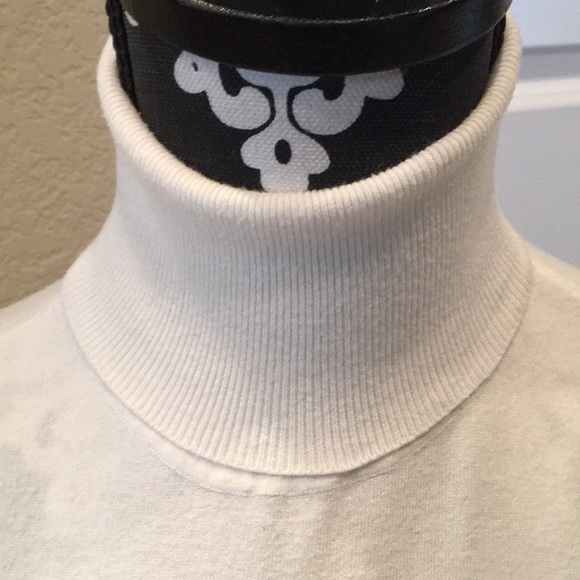 Turtle neck sweater - Picture 3 of 6